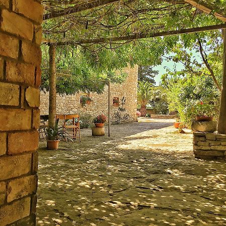Вилла Agriturismo Furfullanu Nurallao Экстерьер фото